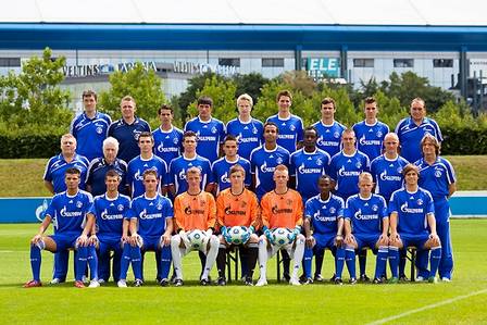 Auch der FC Schalke 04 hat am Montag seinen Mannschaftskader für die 21.Auflage des Hallenspektakels auf dem Lokhallenrechteck gemeldet. Trainer Norbert Elgert berief vier Nationalspieler in sein vorläufiges Aufgebot. 

Ein besonderes Augenmerk scheint 